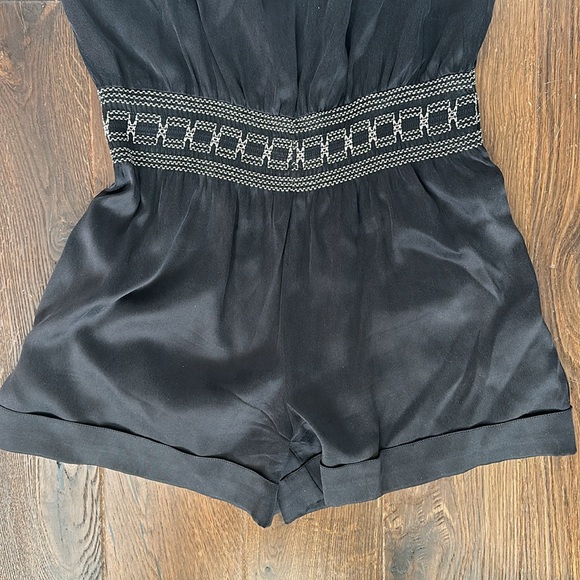 Guess by Marciano Romper. Xs - Picture 6 of 6